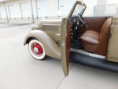 1935 Ford Model 48