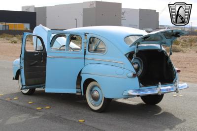 1947 Ford Super Deluxe