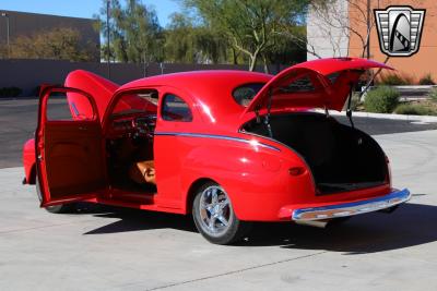 1948 Ford Deluxe