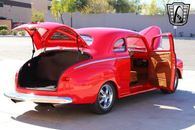 1948 Ford Deluxe