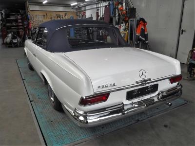 1963 Mercedes - Benz 220SE Cabrio