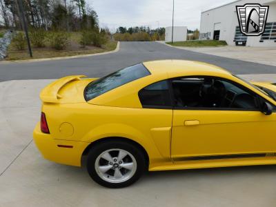 2004 Ford Mustang