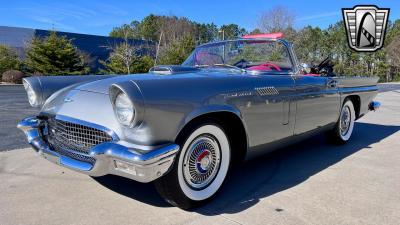 1957 Ford Thunderbird