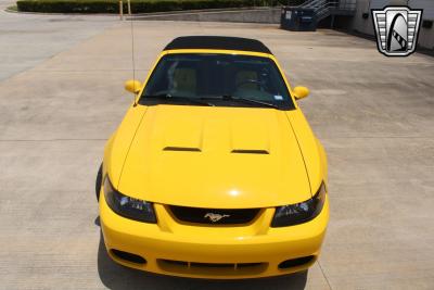 2004 Ford Mustang