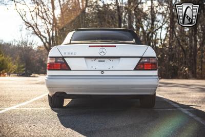 1995 Mercedes - Benz E320