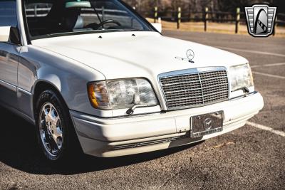 1995 Mercedes - Benz E320