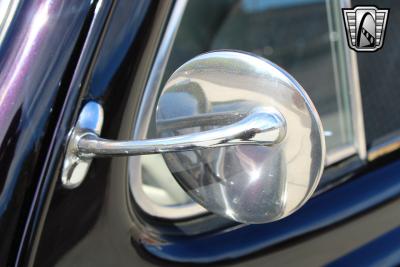 1948 Ford Deluxe