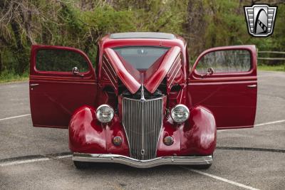 1936 Ford Deluxe