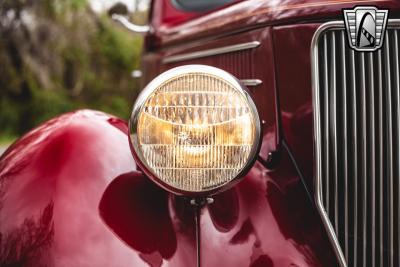 1936 Ford Deluxe