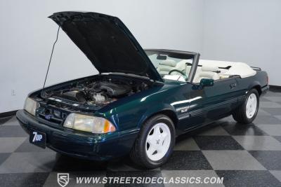 1990 Ford Mustang Convertible 7 UP Edition