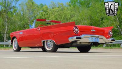 1957 Ford Thunderbird