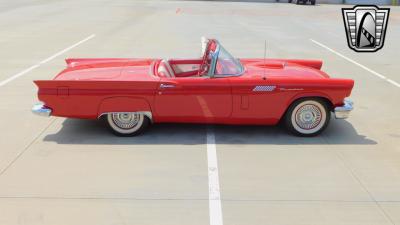 1957 Ford Thunderbird