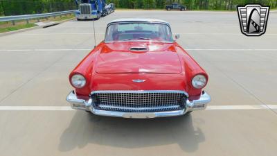 1957 Ford Thunderbird