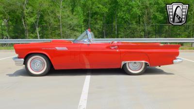 1957 Ford Thunderbird