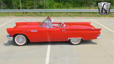 1957 Ford Thunderbird