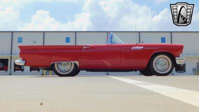 1957 Ford Thunderbird