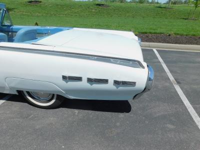 1962 Ford Thunderbird