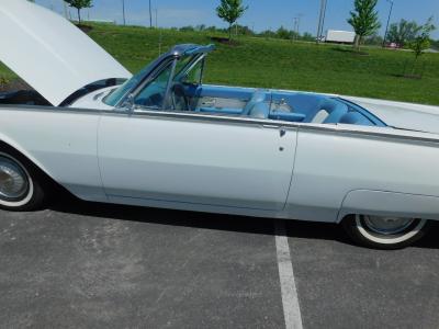 1962 Ford Thunderbird