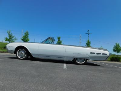 1962 Ford Thunderbird