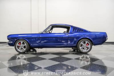 1965 Ford Mustang 2+2 Fastback Restomod