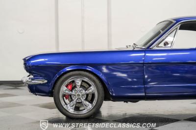 1965 Ford Mustang 2+2 Fastback Restomod