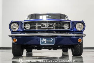 1965 Ford Mustang 2+2 Fastback Restomod