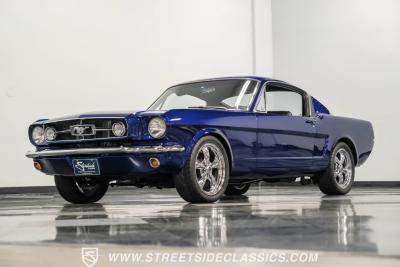 1965 Ford Mustang 2+2 Fastback Restomod