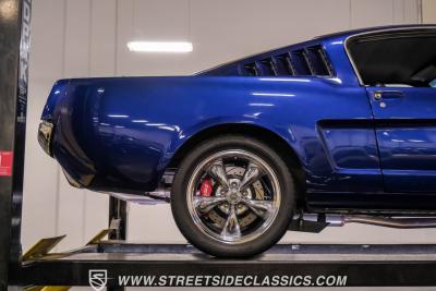 1965 Ford Mustang 2+2 Fastback Restomod