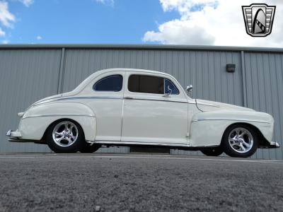 1948 Ford Deluxe