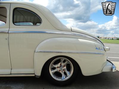 1948 Ford Deluxe