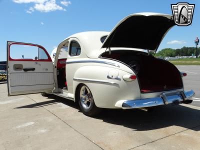 1948 Ford Deluxe