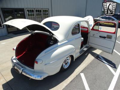 1948 Ford Deluxe