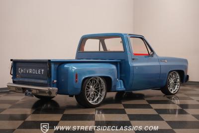 1976 Chevrolet C10 Stepside LS Restomod