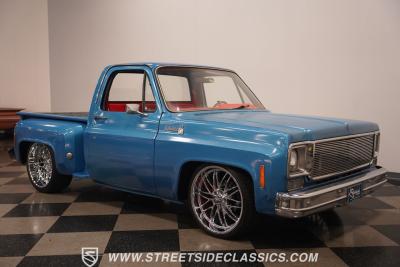 1976 Chevrolet C10 Stepside LS Restomod