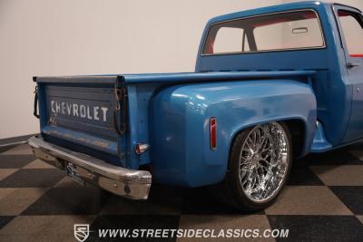 1976 Chevrolet C10 Stepside LS Restomod