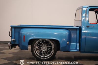 1976 Chevrolet C10 Stepside LS Restomod