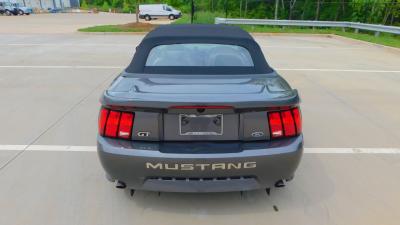 2003 Ford Mustang