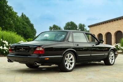 2000 Jaguar XJR