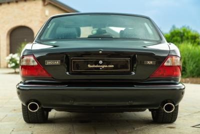 2000 Jaguar XJR