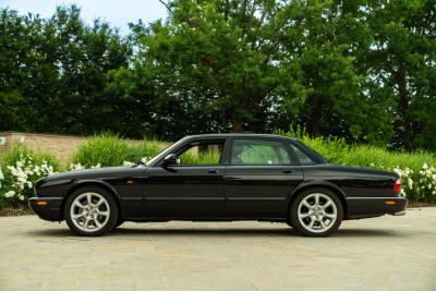 2000 Jaguar XJR