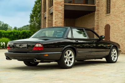 2000 Jaguar XJR