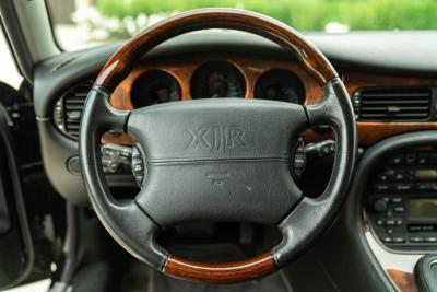 2000 Jaguar XJR