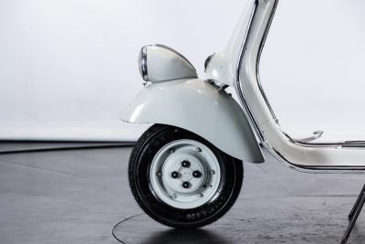 1957 Piaggio VESPA 125 FARO BASSO