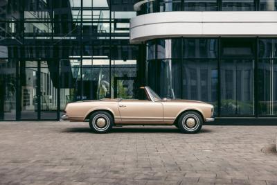 1967 Mercedes - Benz 230 SL