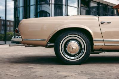 1967 Mercedes - Benz 230 SL