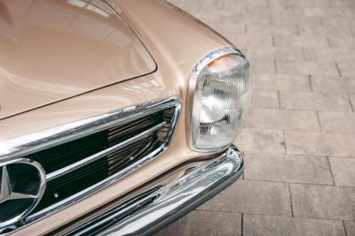 1967 Mercedes - Benz 230 SL