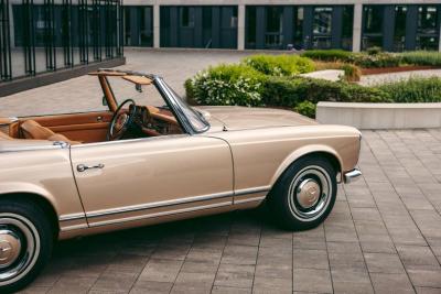 1967 Mercedes - Benz 230 SL