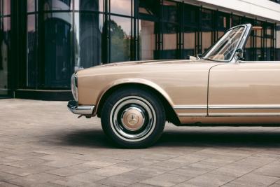 1967 Mercedes - Benz 230 SL