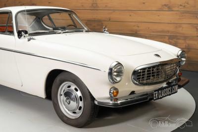 1965 Volvo P1800