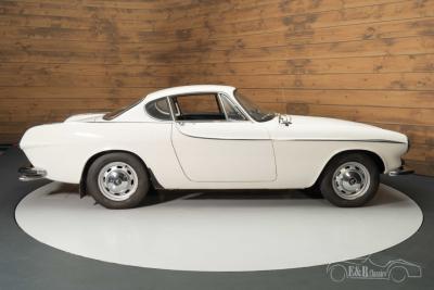 1965 Volvo P1800